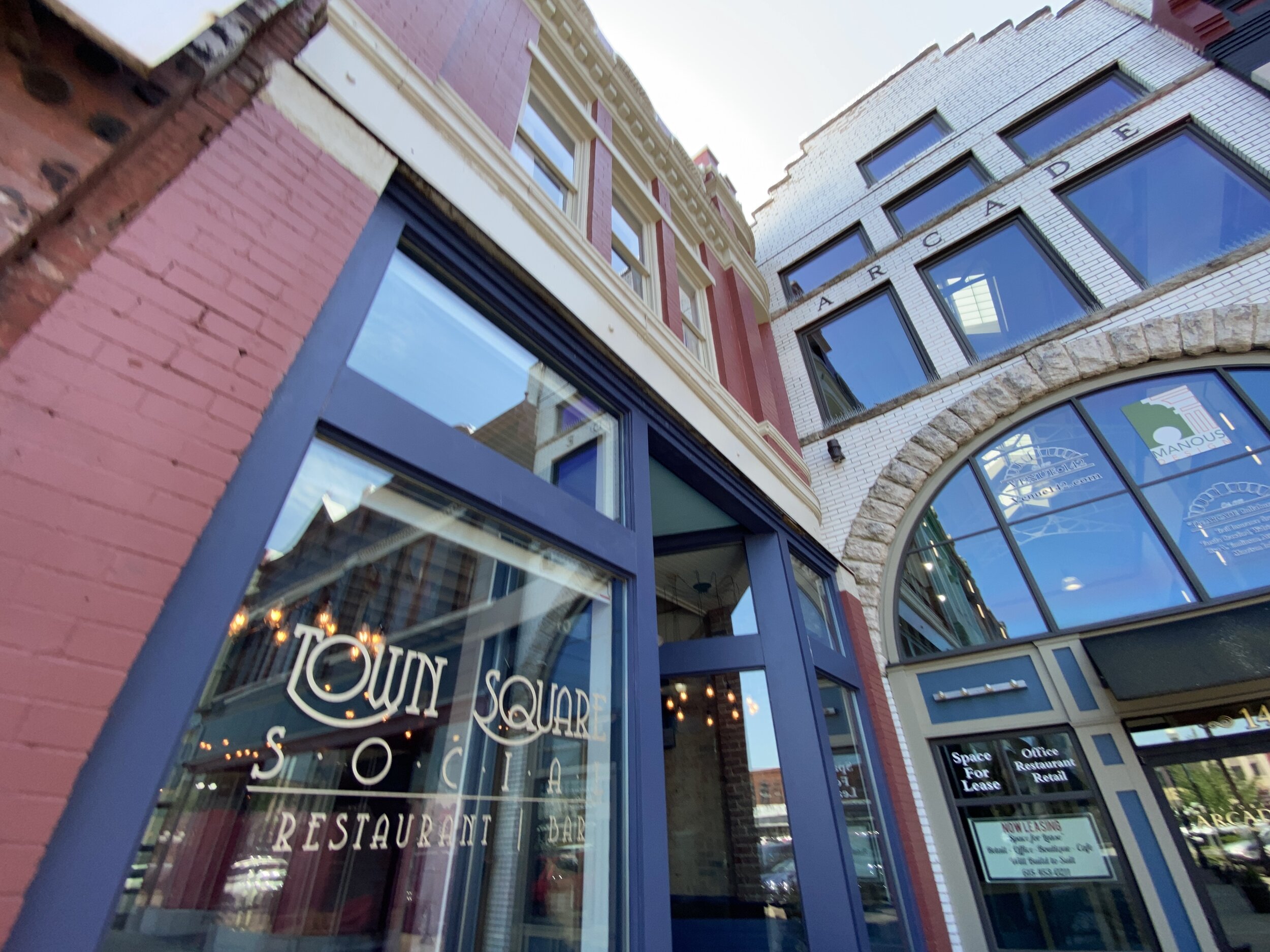 Vintage Vibes & Delicious Eats at Town Square Social