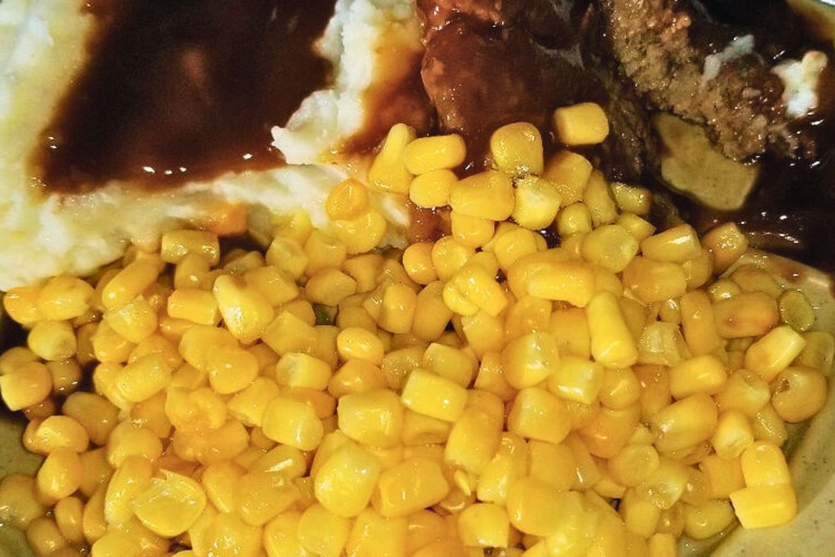 Emma’s Family Restaurant: Middle Tennessee’s Belle of the Buffet