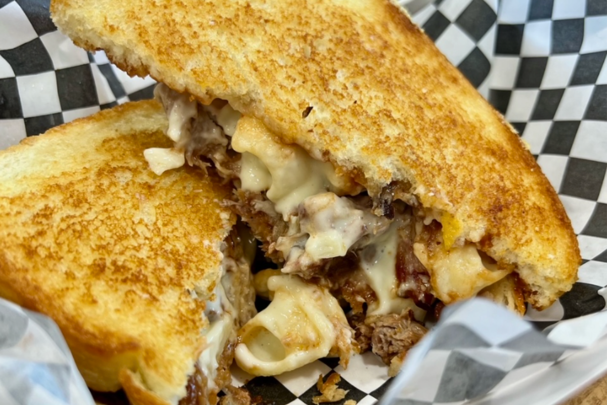 Nash Family Creamery’s Piggy Mac Sandwich Meets Cow Pie Milkshake