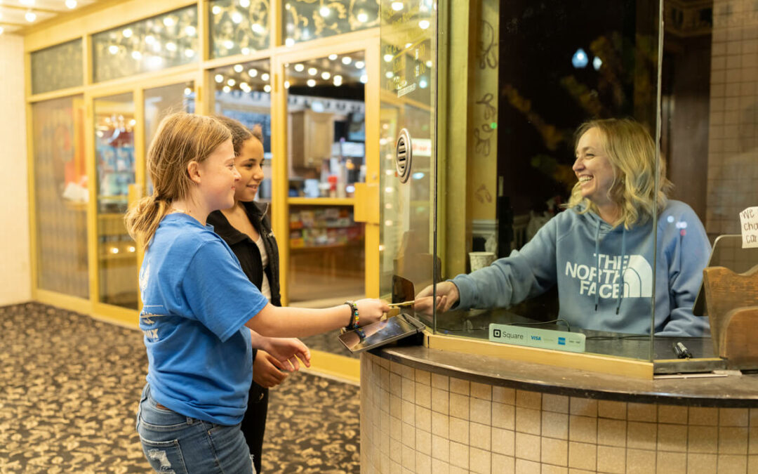 The Oldham Theater Offers the Magical Movie Experience of Long Ago.