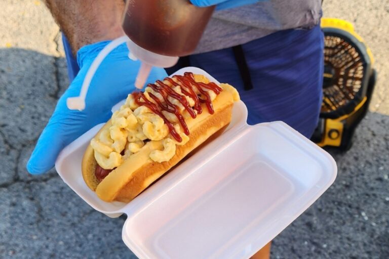 Alley Dogs: Comfort food with a side of conversation